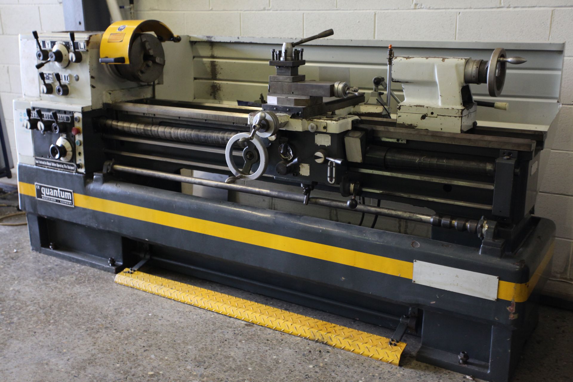 Quantum D460 x 1500 Parallel Lathe, distance betwe - Image 5 of 6