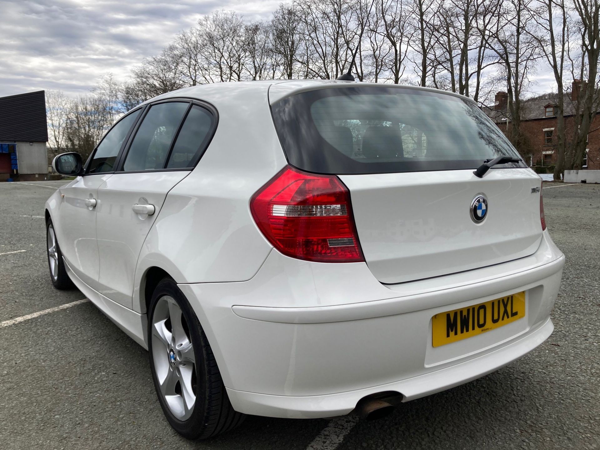 BMW 1 Series Petrol Hatchback, registration no. MW - Image 6 of 18