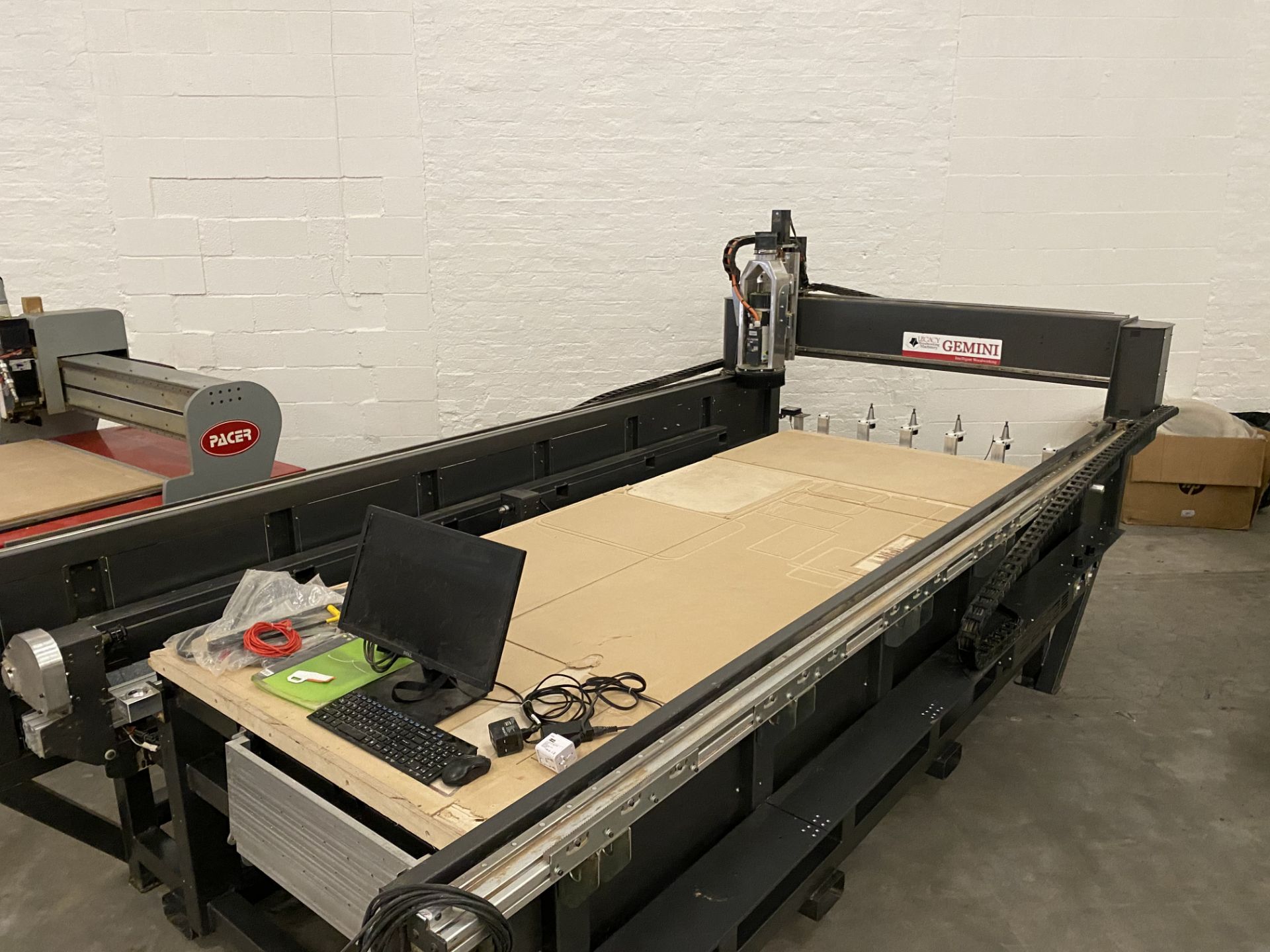 Legacy Gemini CNC Router, with six station tool ch - Image 2 of 16