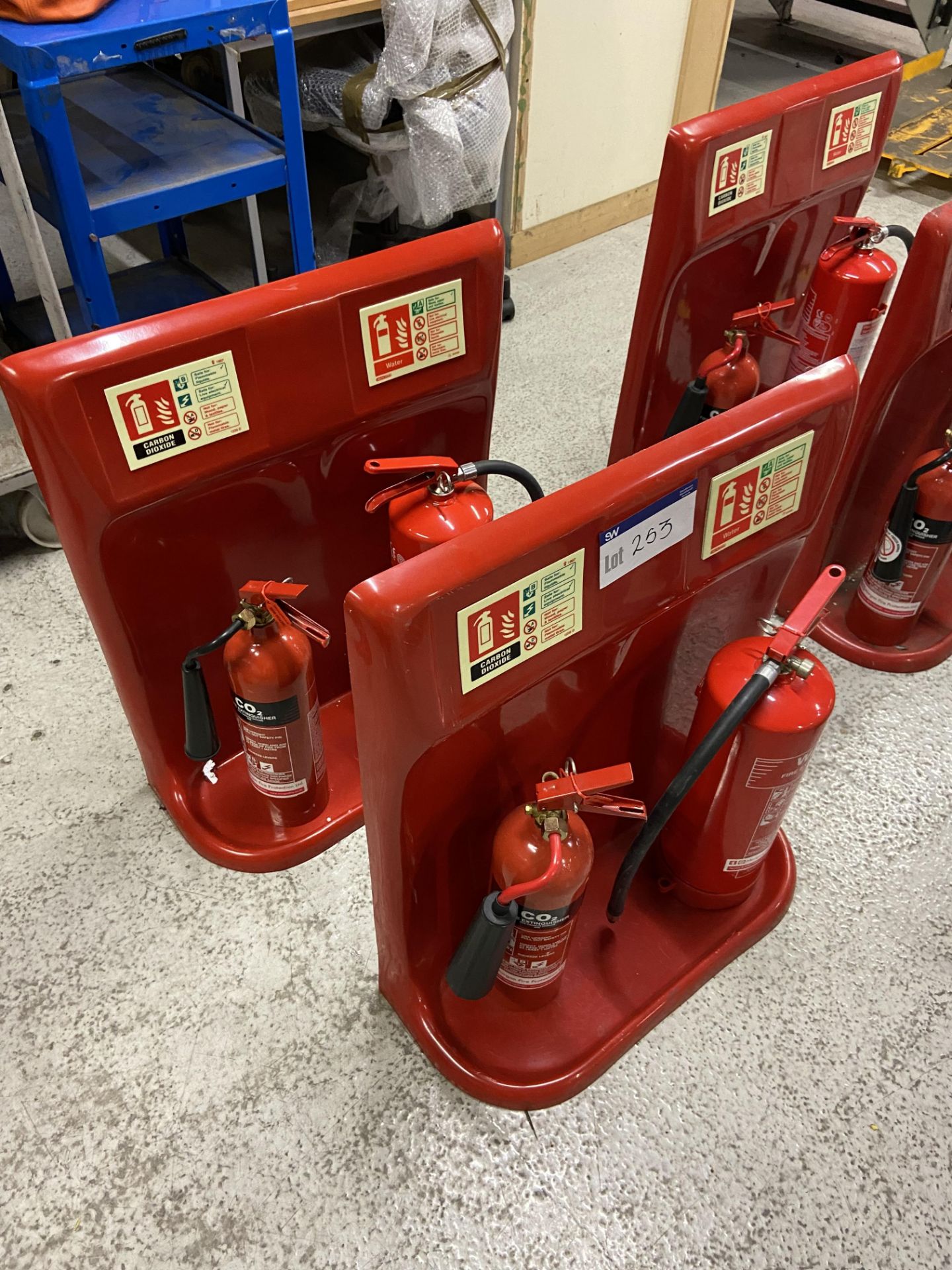 Two double fire extinguisher stands, with water extinguisher and CO2 extinguisher. Test unknown - Image 2 of 2