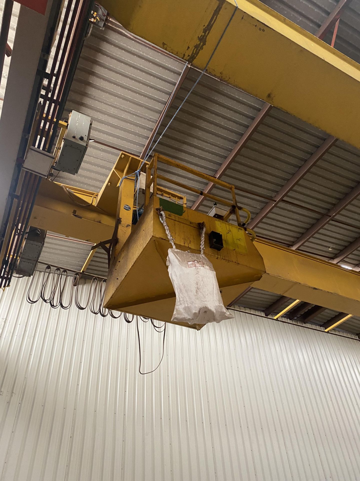 2 X 5T SWL SINGLE GIRDER TRAVELLING OVERHEAD CRANE, crane no. 220, approx. 18m span, with twin - Image 3 of 4