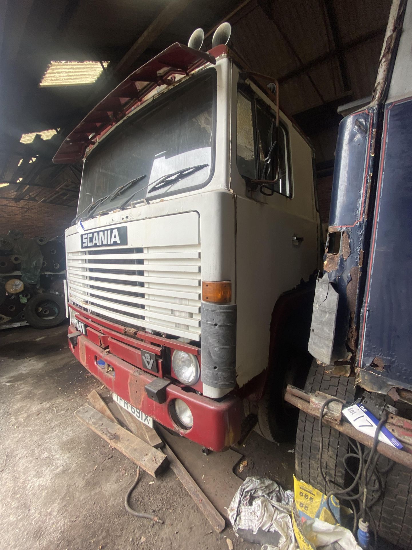 Scania 141 V8 4X2 TRACTOR UNIT, registration no. TFR 691X, date first registered 01/06/1982, cab - Image 2 of 12