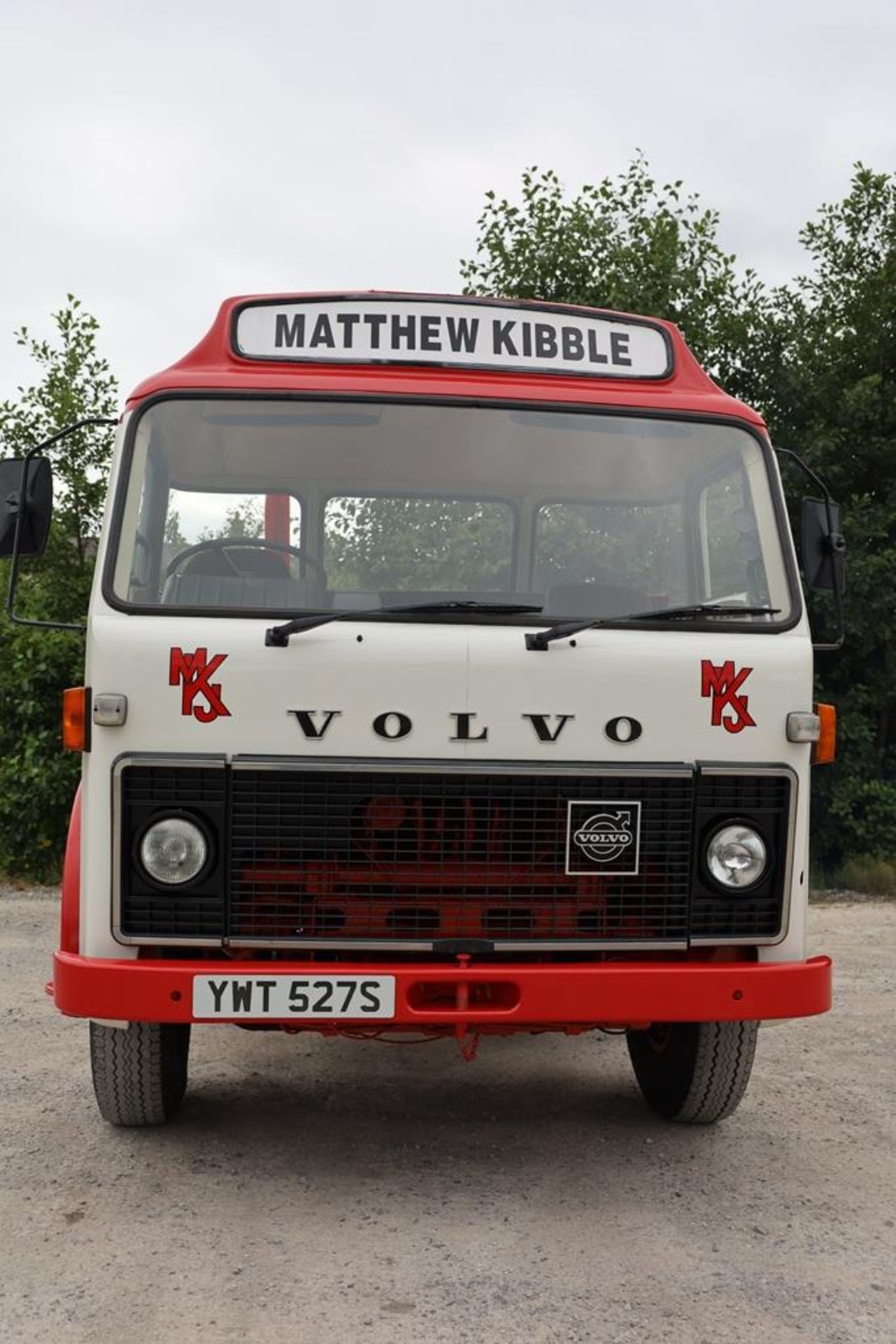 Volvo F86 4X2 TRACTOR UNIT, registration no. YWT 527S, date first registered 01/02/1978, fully - Image 5 of 9