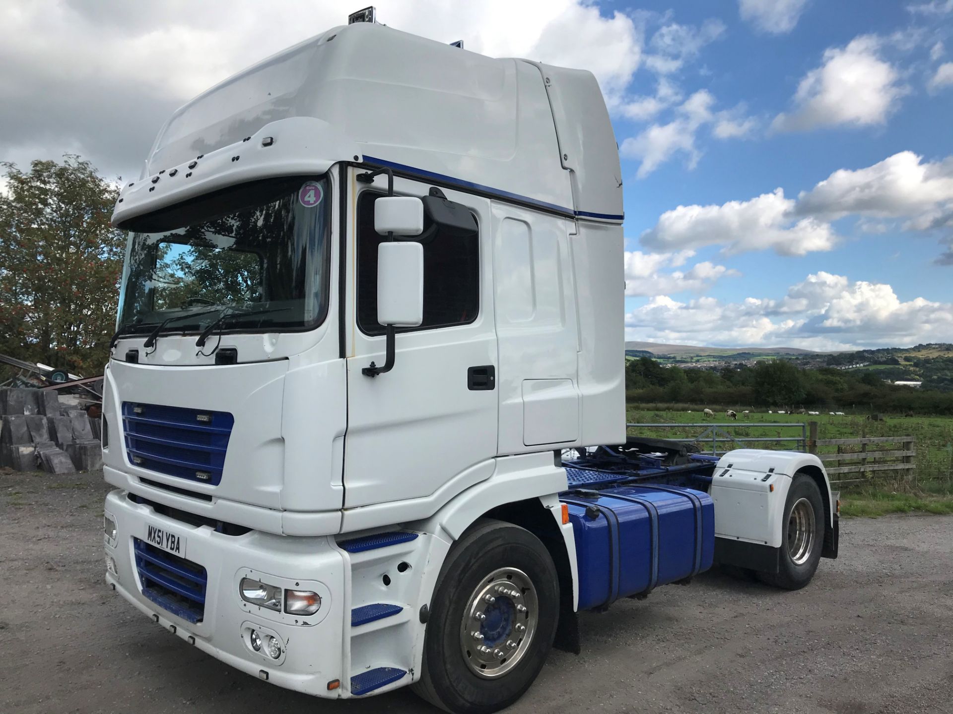 ERF ECX 4x2 Tractor Unit, registration no. MX51 YBA, date first registered 09/2001, indicated - Image 2 of 7