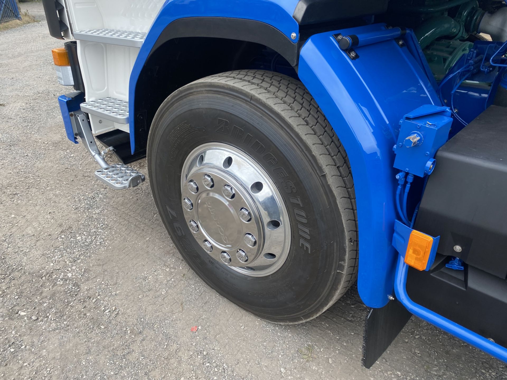 Scania 113M360 4X2 TRACTOR UNIT, registration no. M471 MOJ, date first registered 06/10/1994, - Image 11 of 19