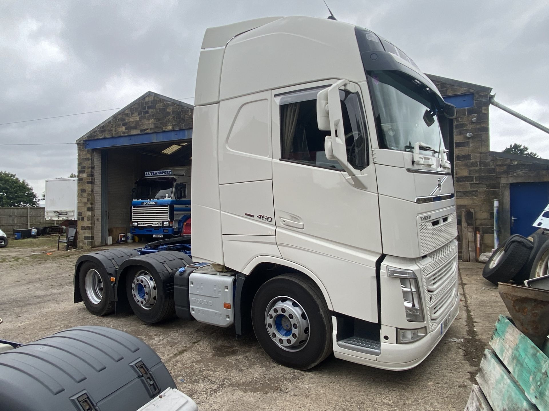 Volvo FH V4 460 GTXL 6X2 TRACTOR UNIT, registration no. PG15 FKK, date first registered 01/05/ - Image 3 of 17