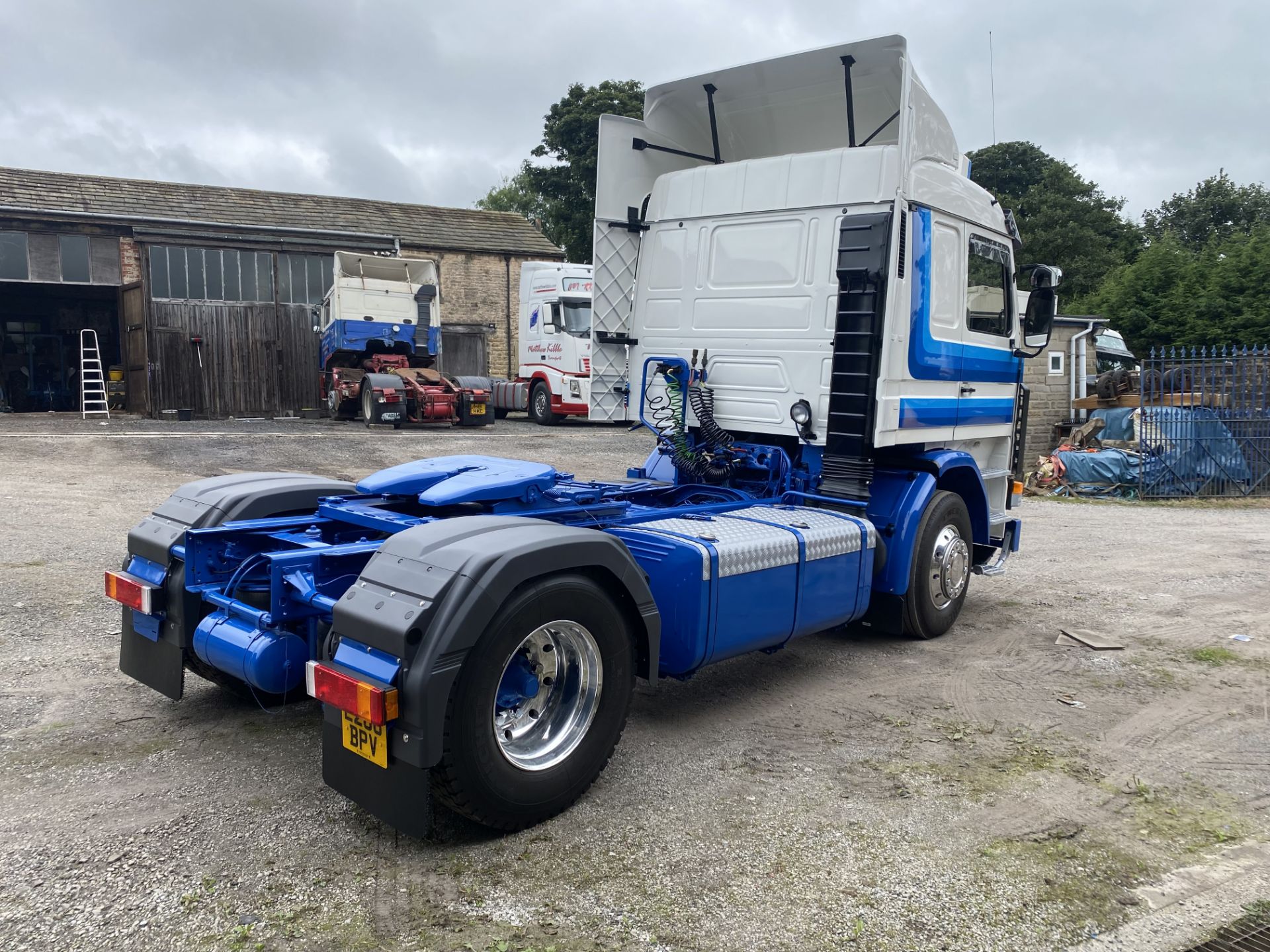 Scania 143M450 V8 4X2 TRACTOR UNIT, registration no. L288 BPV, date first registered 01/08/1993, - Image 3 of 20