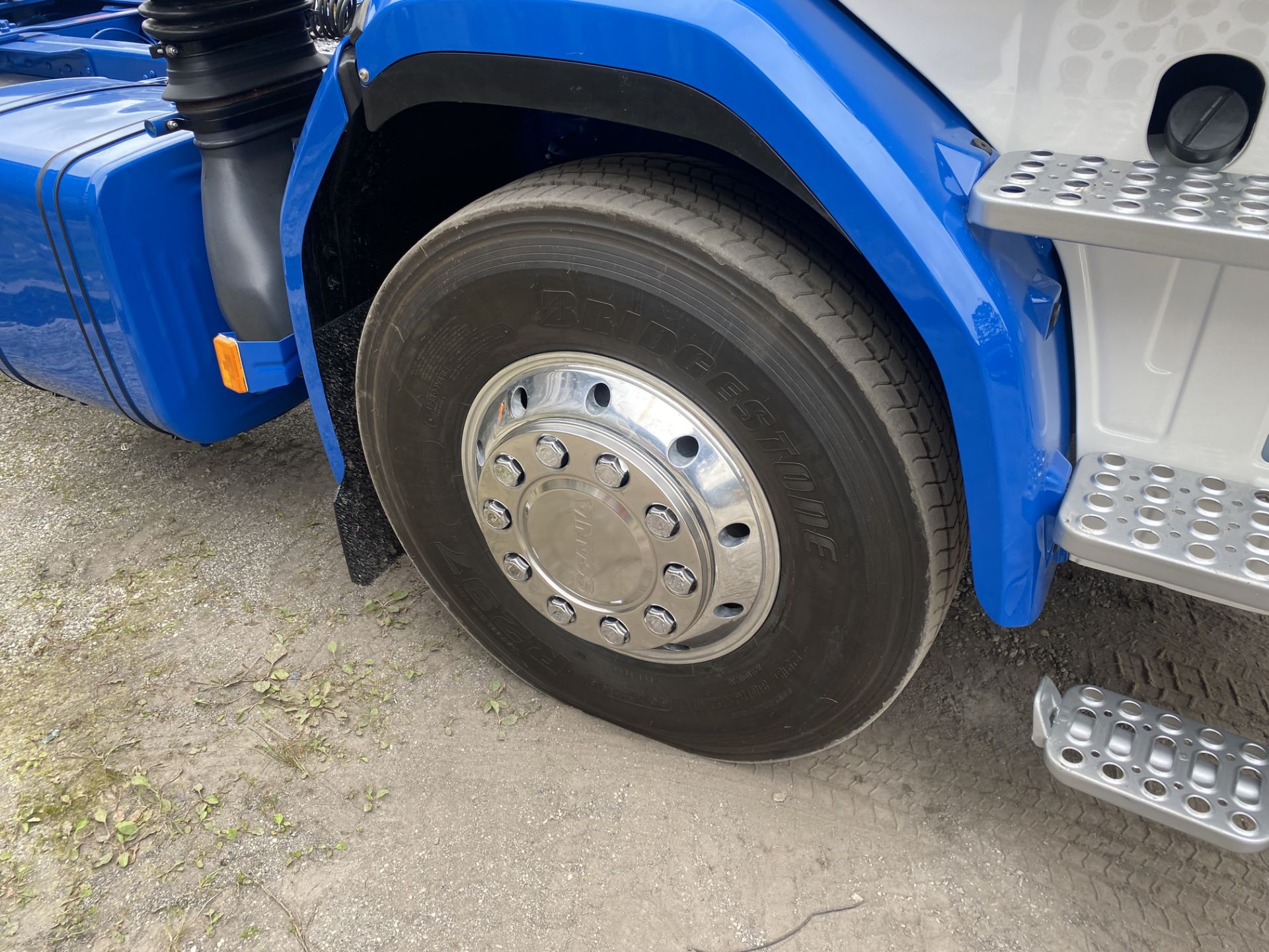 Scania 113M360 4X2 TRACTOR UNIT, registration no. M471 MOJ, date first registered 06/10/1994, - Image 12 of 19