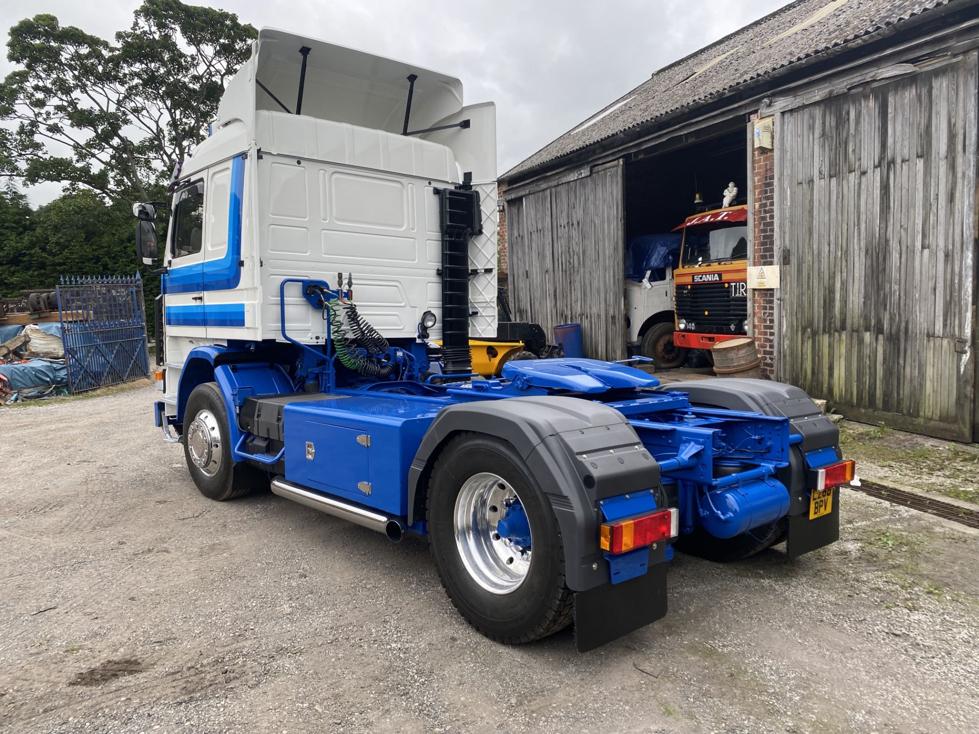 Scania 143M450 V8 4X2 TRACTOR UNIT, registration no. L288 BPV, date first registered 01/08/1993, - Image 2 of 20