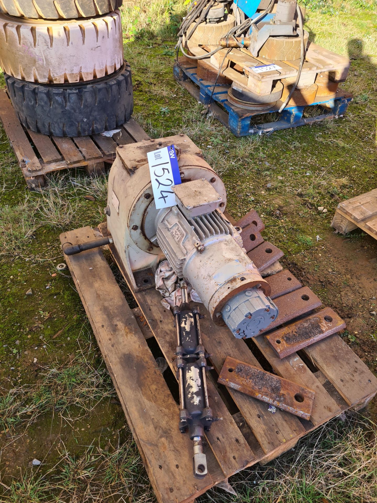 Electropower Gears Gearbox & Brooke Compton BS 5000-99 3 Phase Motor, as set out on palletPlease