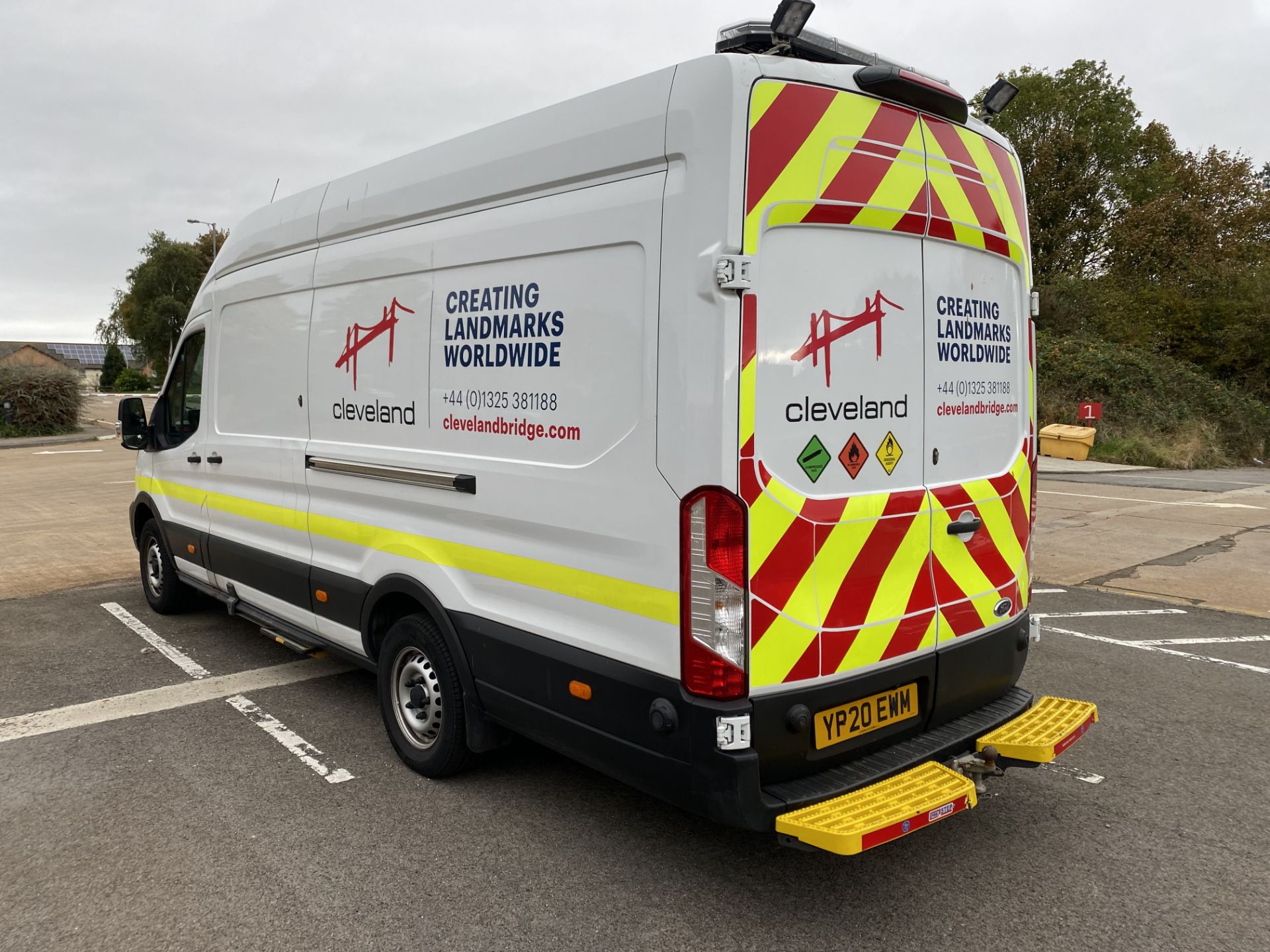 Ford Transit 350 L2 RWD 2.0 EcoBlue 130ps H3 HIGH - Image 4 of 10