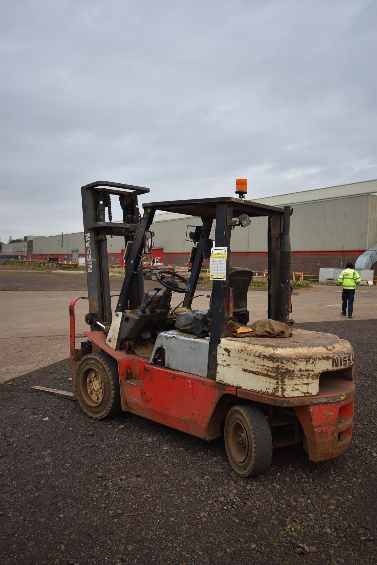 Nissan 30 3000kg cap. Diesel Fork Lift Truck, serial no. 102E, 18808 hours (at time of listing), - Image 5 of 7