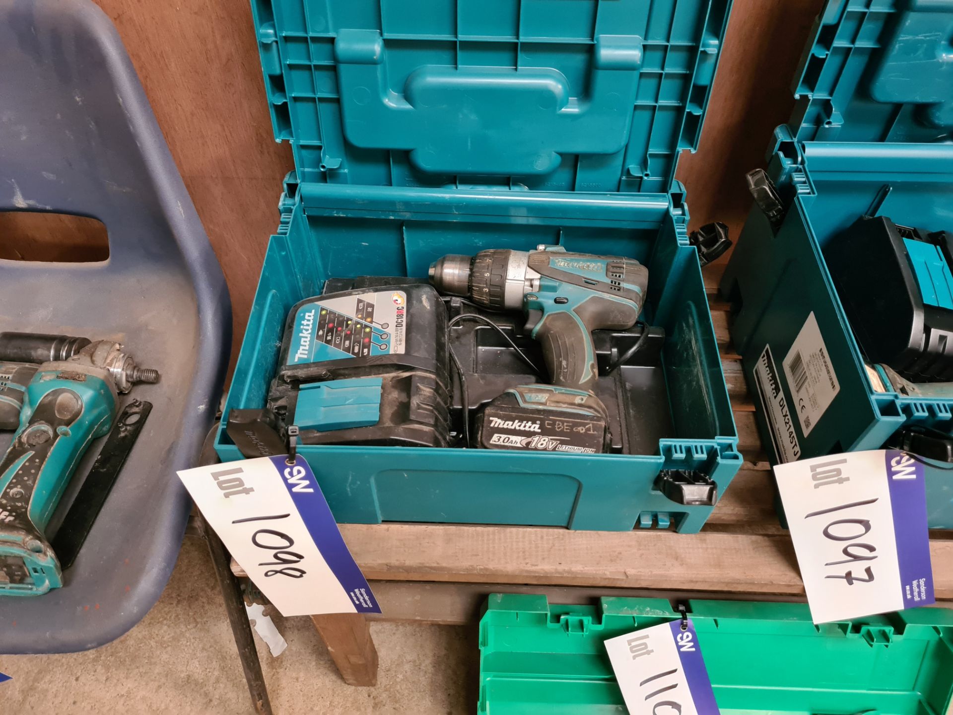 Makita DHP458 18V Battery Powered Drill, with battery, charger and carry casePlease read the