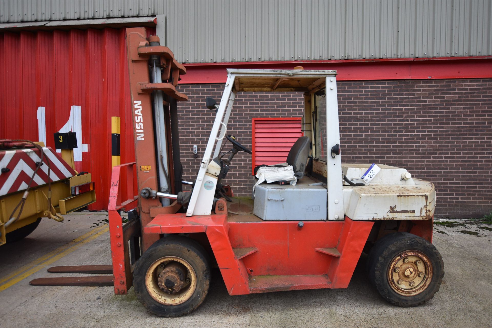 Nissan 85ZDF05A50U 5000kg cap. Diesel Fork Lift Tr