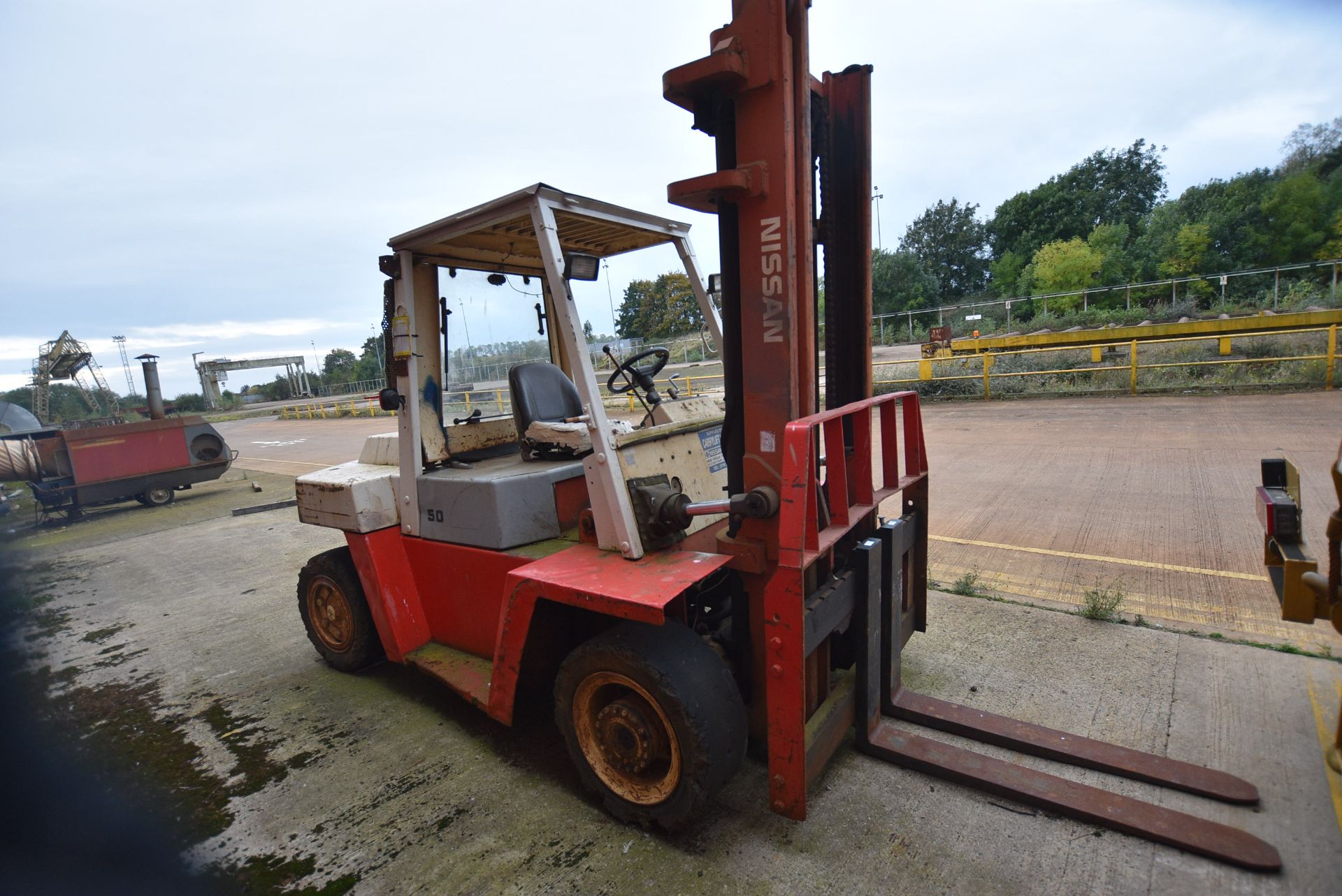 Nissan 85ZDF05A50U 5000kg cap. Diesel Fork Lift Tr - Image 5 of 7