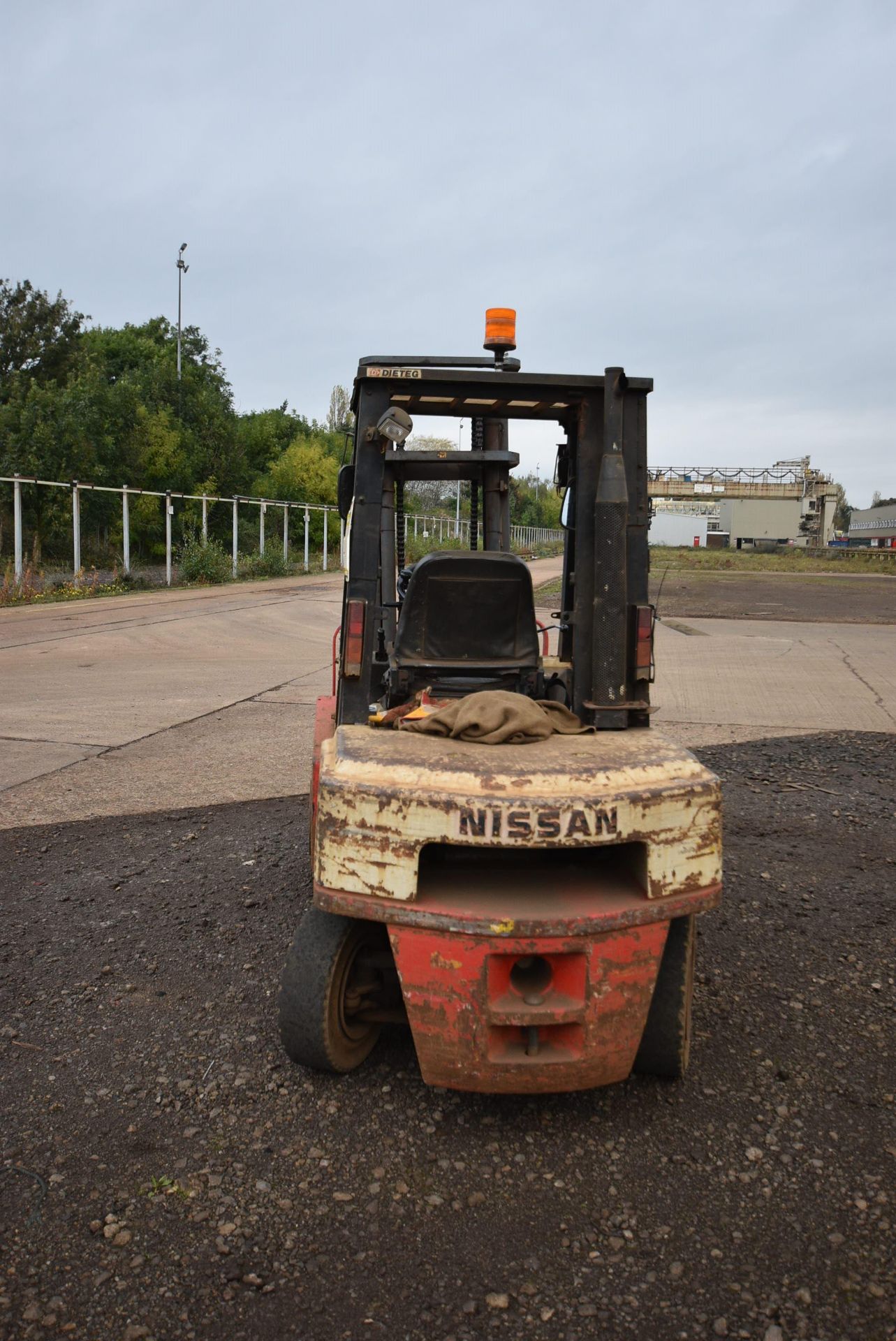 Nissan 30 3000kg cap. Diesel Fork Lift Truck, serial no. 102E, 18808 hours (at time of listing), - Image 6 of 7