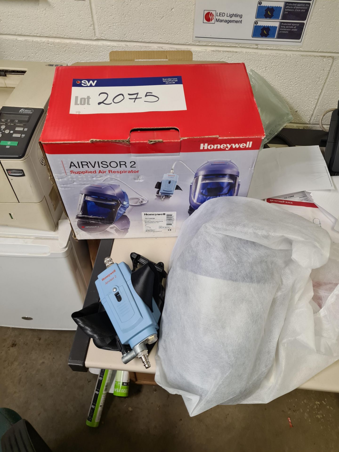 Honeywell Airvisor 2 Supplied Air Respirator, (boxed as new)Please read the following important