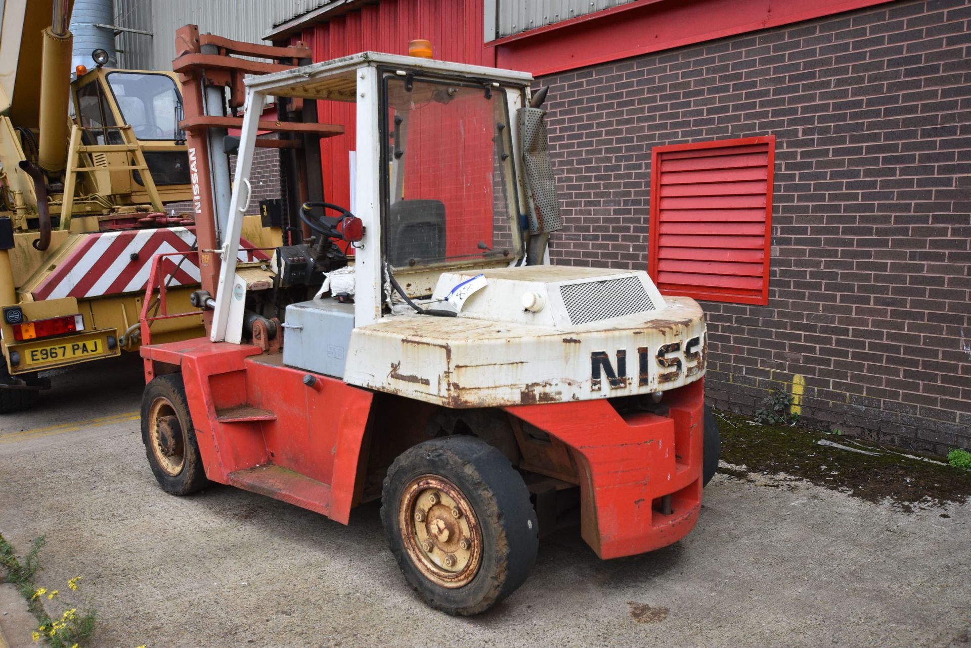 Nissan 85ZDF05A50U 5000kg cap. Diesel Fork Lift Tr - Image 2 of 7