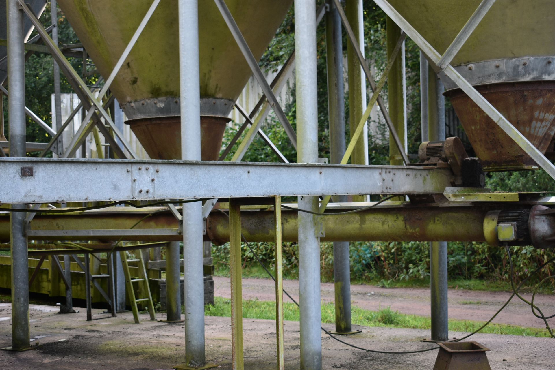 Carier Galvanised Steel Cased approx. 200mm Chain & Flight Conveyor, approx. 7.5m long, with - Image 3 of 4