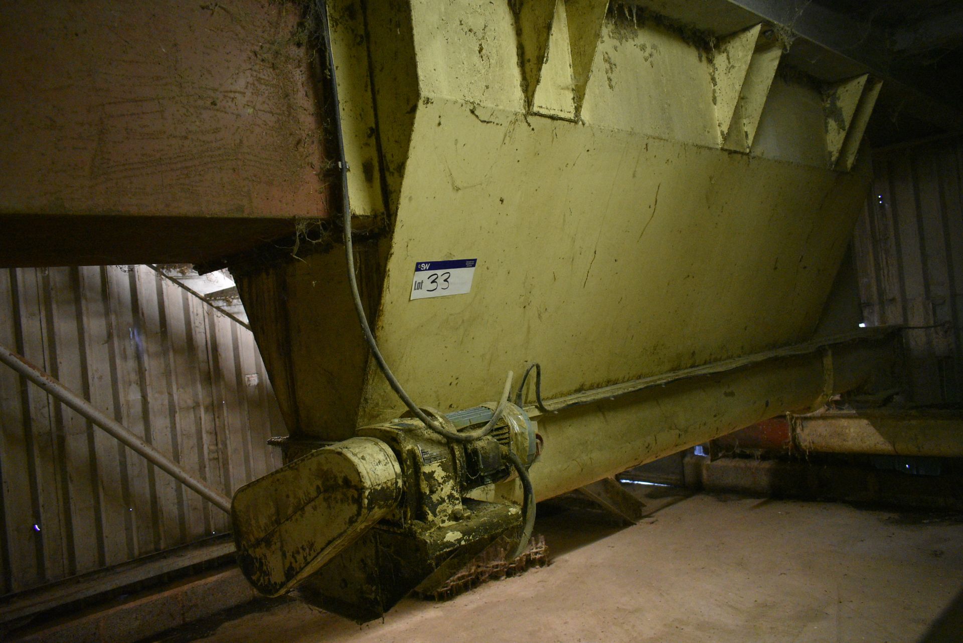 Steel Grinder Discharge Hopper, approx. 2.9m x approx. 1.1m x 1.4m deep, with hopper screw discharge