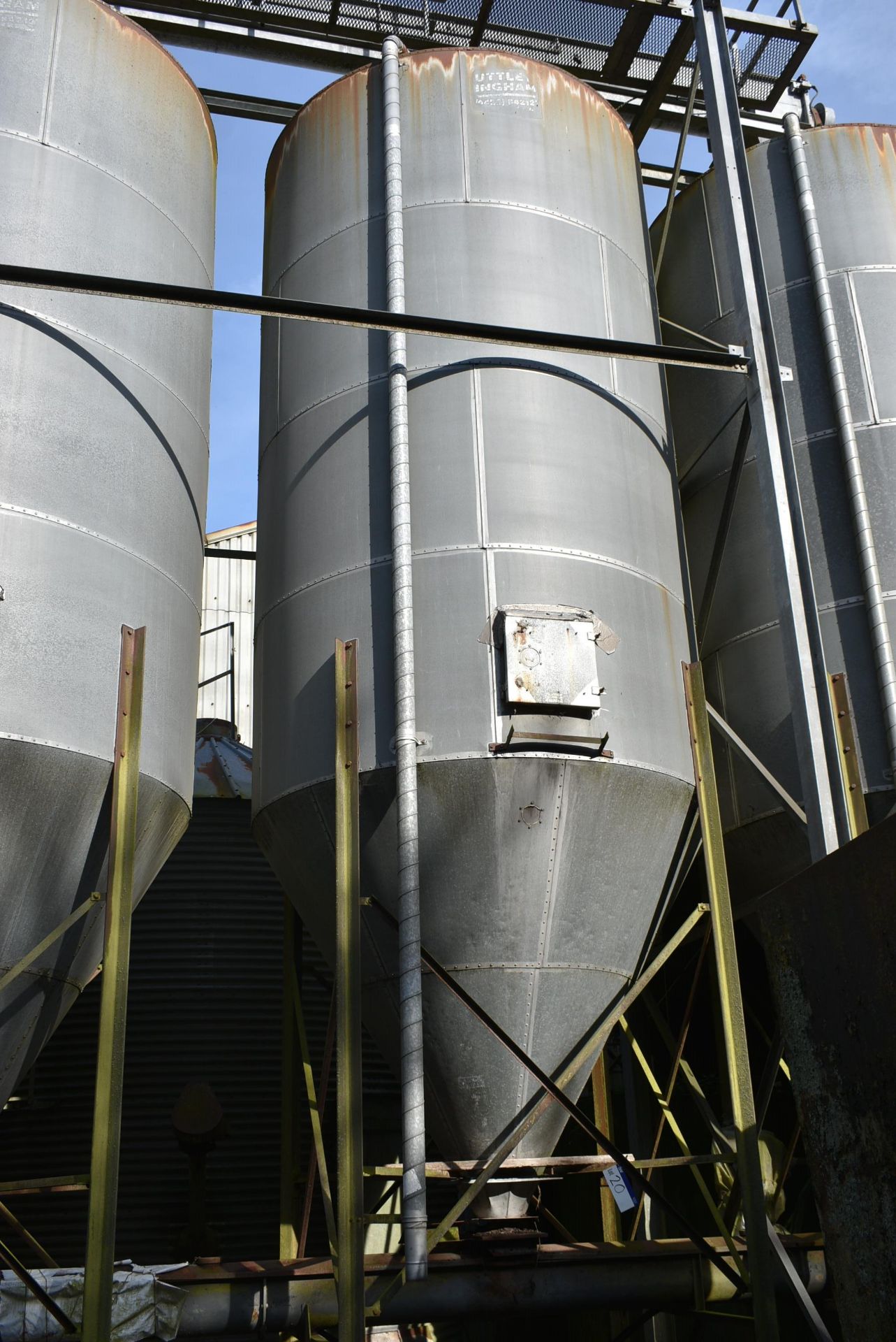 Uttley 18-20 tonne (rape capacity) Galvanised Steel Storage Silo, approx. 2.8m dia. x approx. 8m - Image 2 of 3