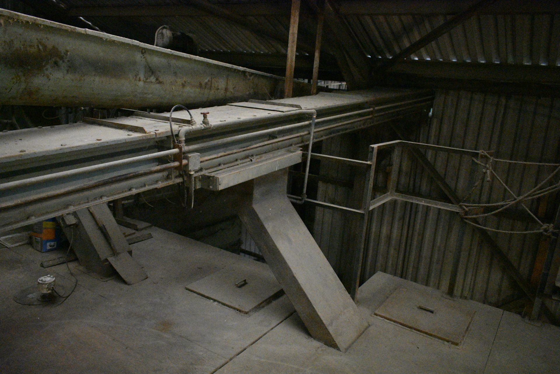 Carier Inclined Chain & Scraper Conveyor, serial no. 37801A, 480mm wide on top casing, approx. 11.8m - Image 2 of 3