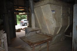 Loadcell Hopper Weigher, 1000kg cap., approx. 1.9m x 1.4m x 1.5m deep, with four loadcells,