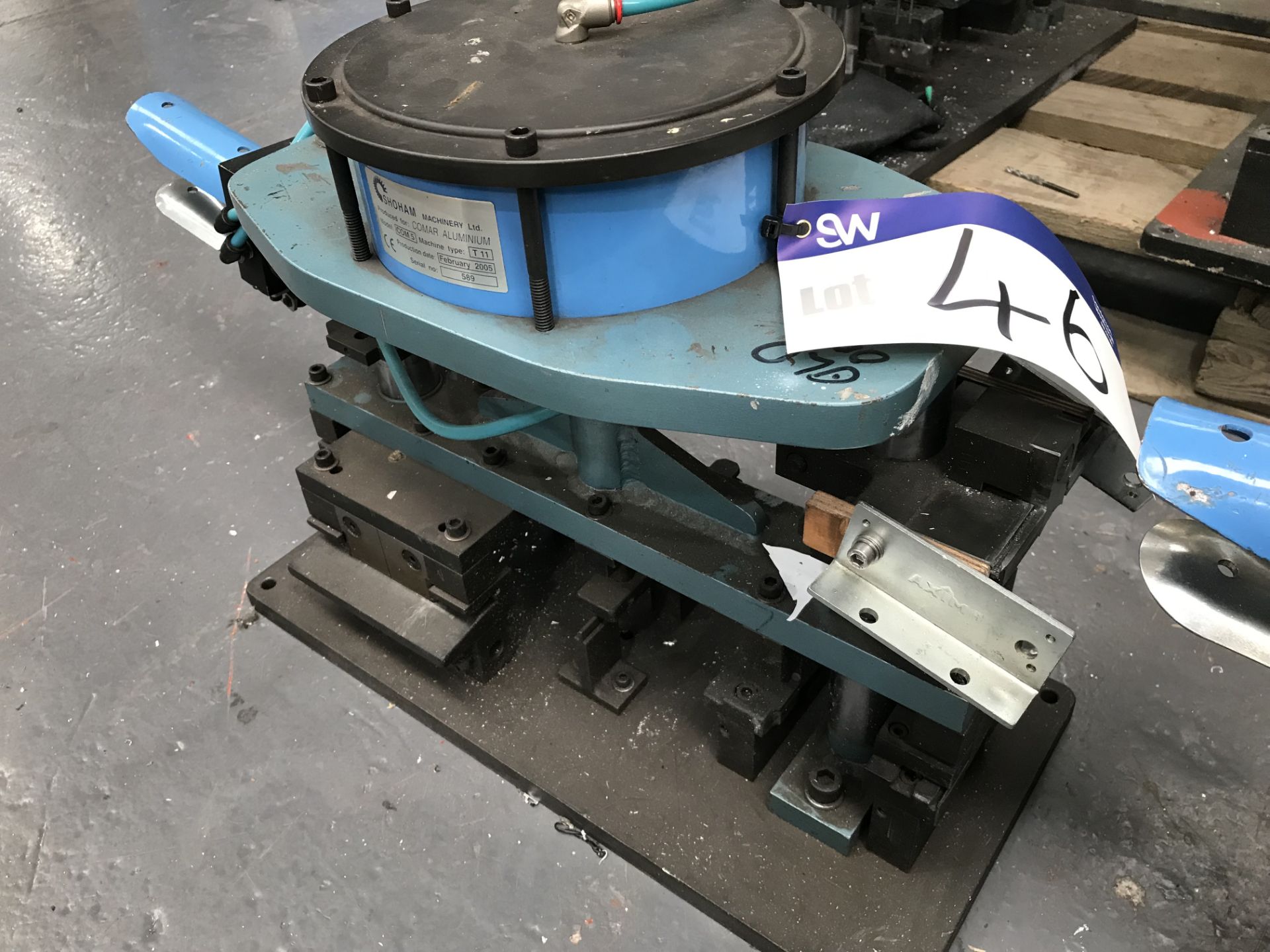 Shoham Pneumatic Punch Tool, Model COM5 Type T11, serial no. 589, year of manufacture 2005Please