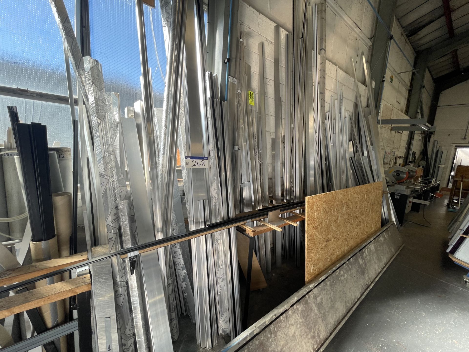 Assorted Lengths of Aluminium Glazing Profile, as set out against wallPlease read the following - Image 2 of 4