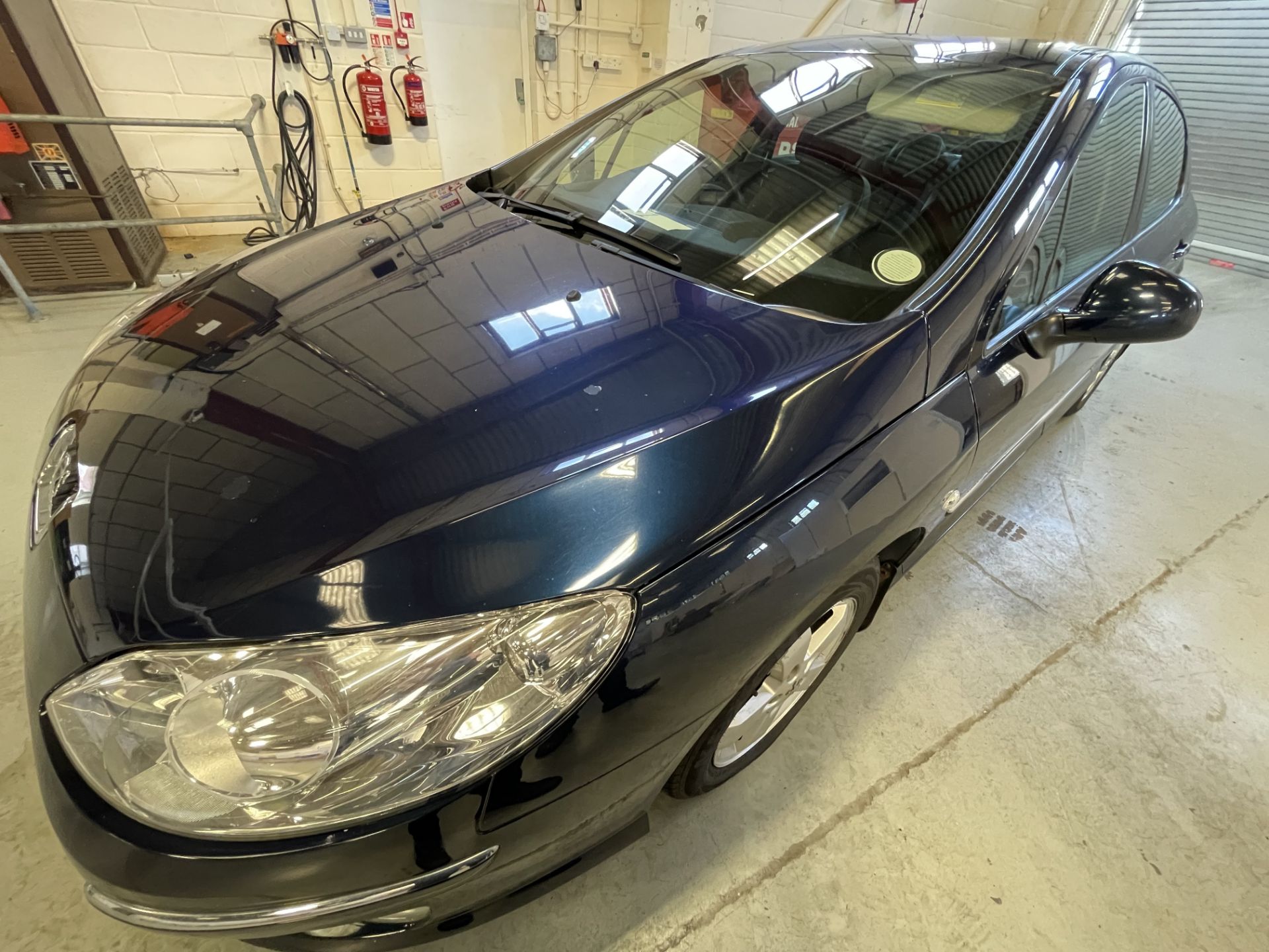 Peugeot 407 SPORT 2.0 HDi 140 DIESEL ENGINE FOUR DOOR SALOON, registration no. SY59 UTF, indicated - Image 2 of 17