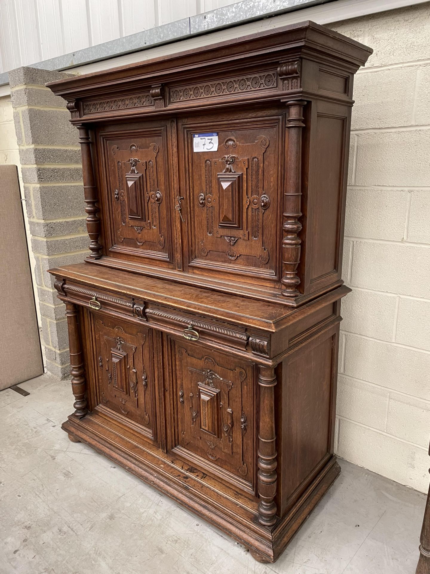 OAK FOUR DOOR CUPBOARD FITTED TWO DRAWERS, approx. 1.4m x 600mm x 1.88m high (bottom two cupboard - Image 5 of 5