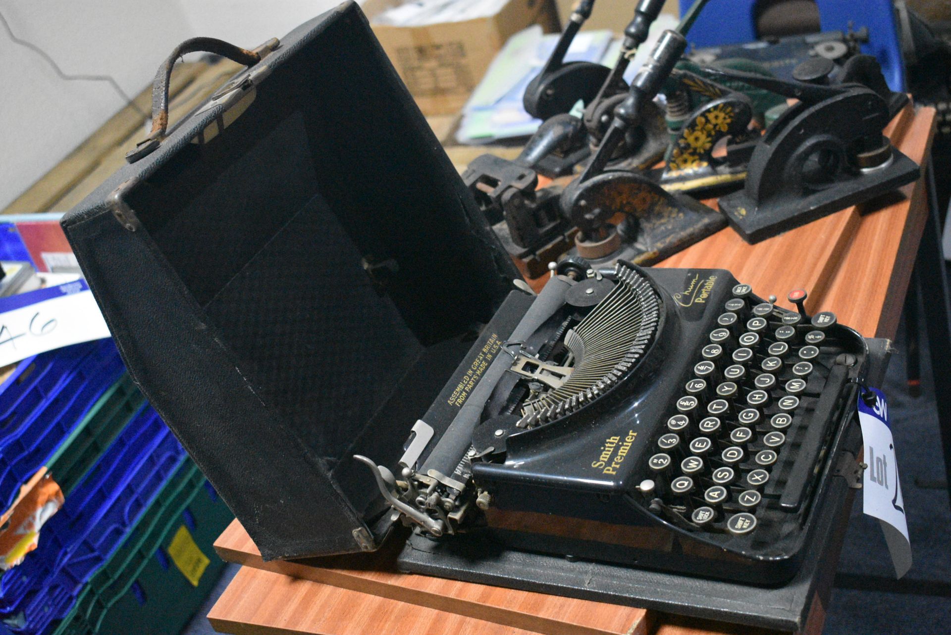 Smith Premier CHUM PORTABLE TYPEWRITER, with carry - Image 3 of 5