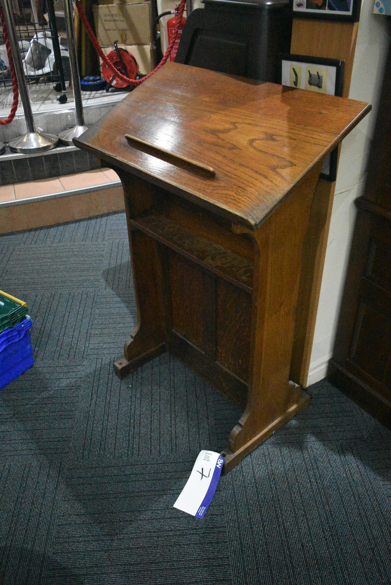 OAK LECTERN, approx. 760mm x 400mm x 1.1m high (no - Image 3 of 5