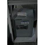 Safewell Key/ Combination Safe (understood to be u