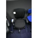 Swivel Armchair (note this lot IS subject to vat o