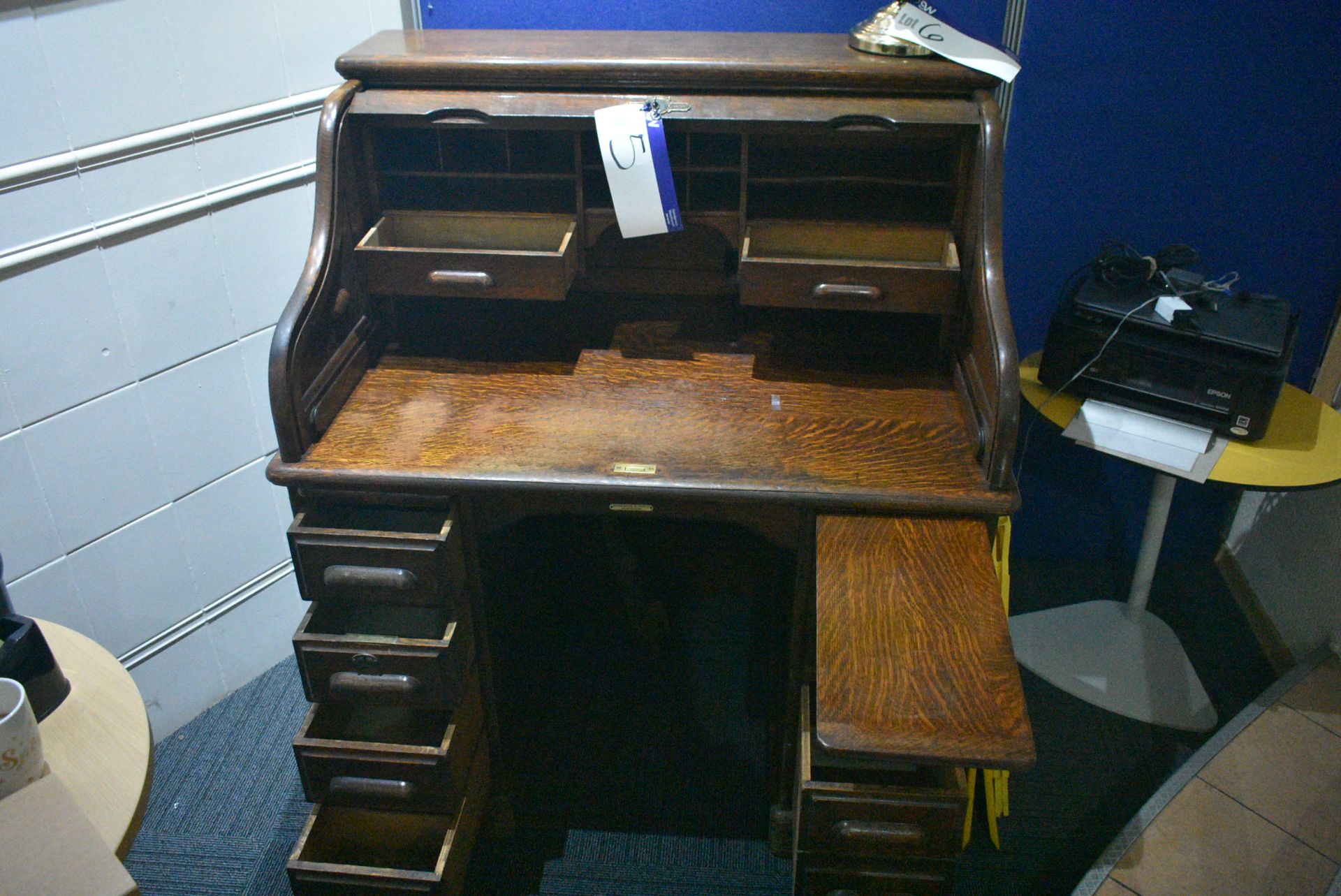 S TYPE ROLL TOP DESK, approx. 1.06m x 760mm x 1250 - Image 4 of 5