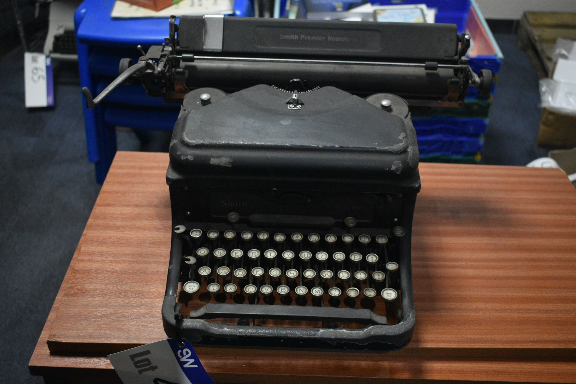 Smith Premier Noiseless Typewriter (note this lot