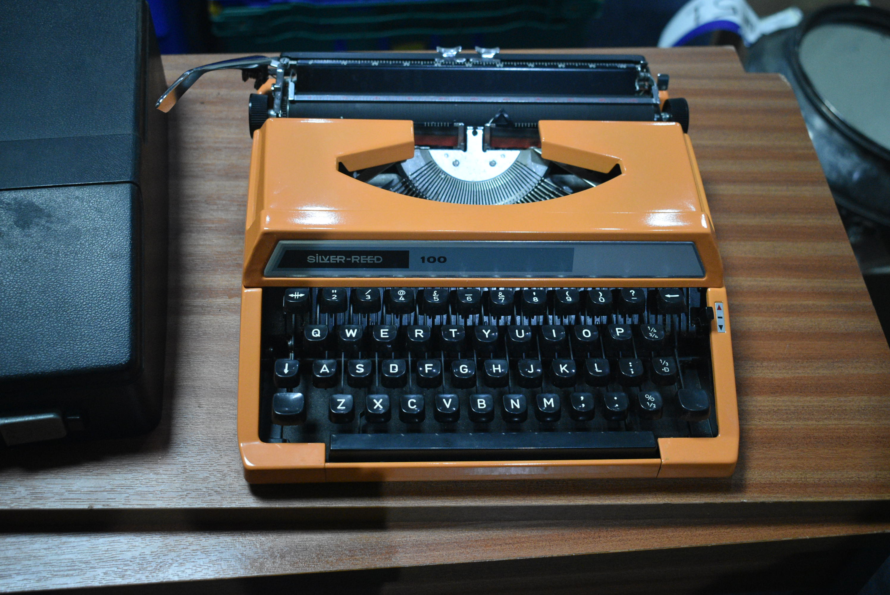 Silver-Reed 100 Portable Typewriter (note this lot