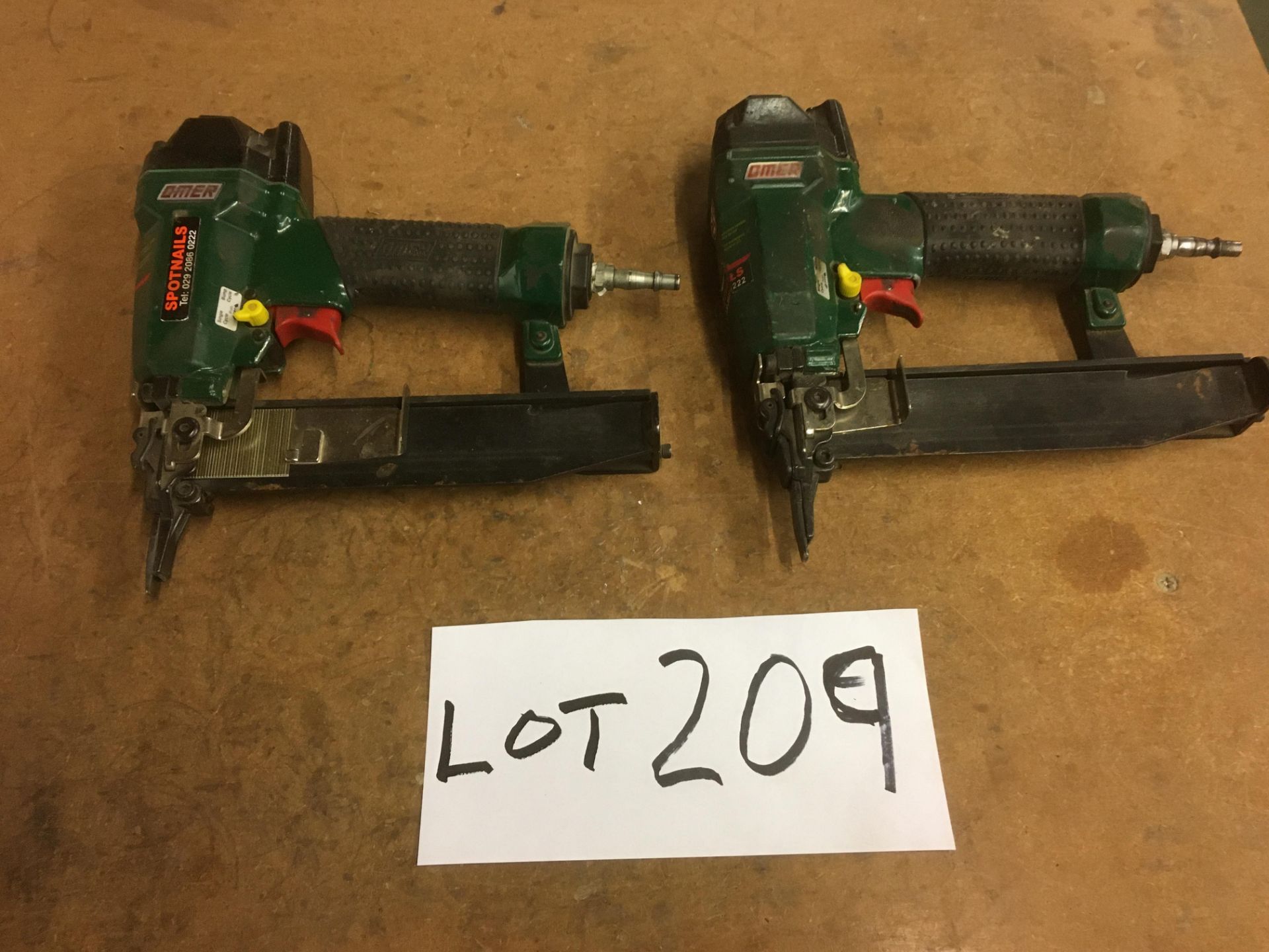 Two Staple Guns, vendors comments/condition report - both in working order (additional lot to