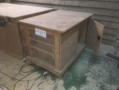 Wooden Storage Bench (additional lot to auction catalogue)Please read the following important