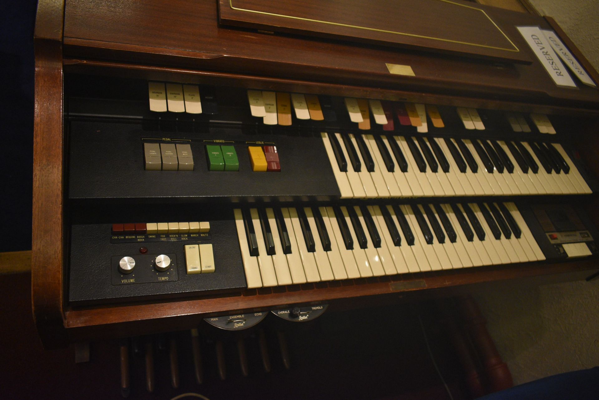 Electronic Organ, with stoolPlease read the following important notes:- ***Overseas buyers - All - Image 2 of 5