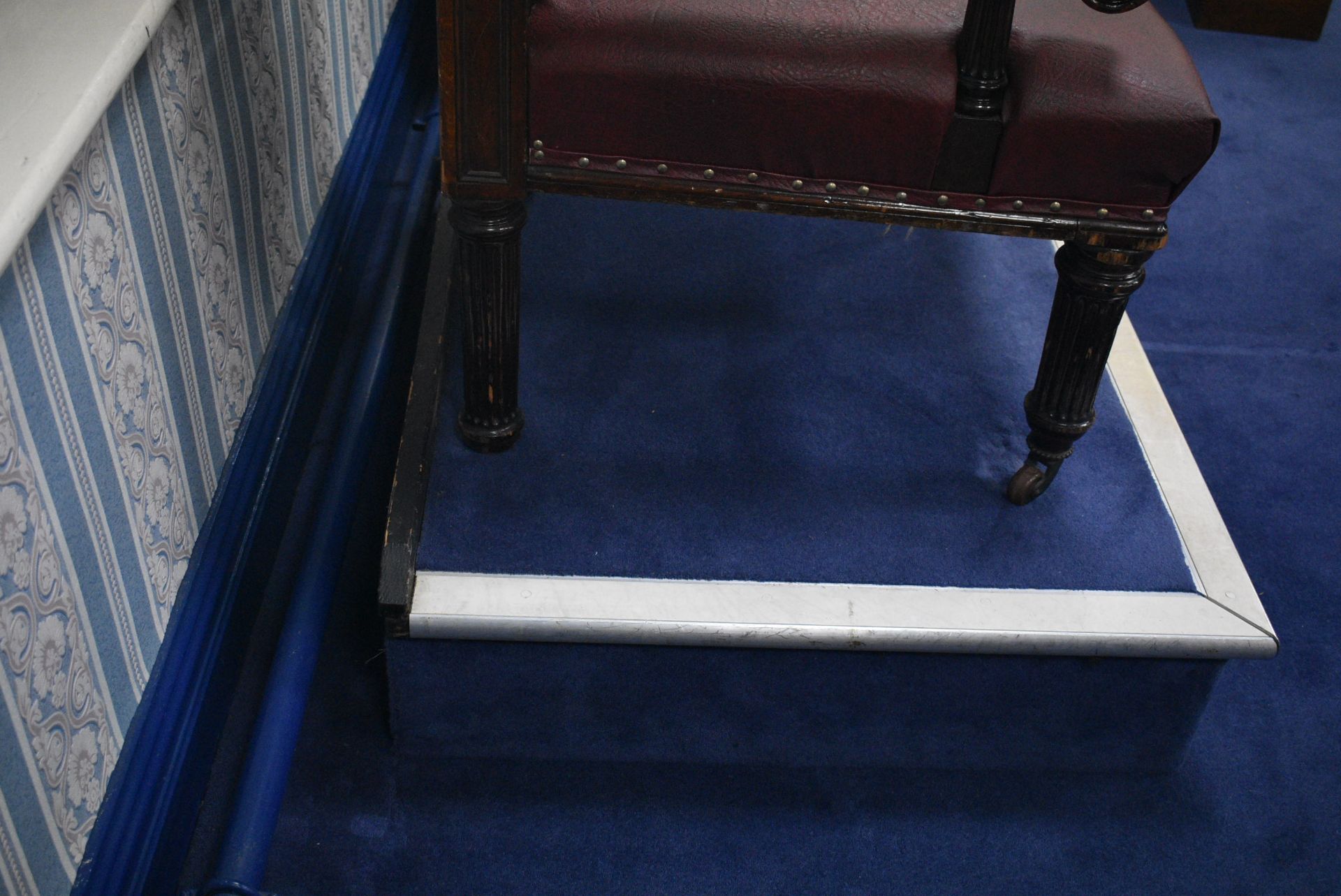 Carpet Upholstered Pedestal, approx. 1.1m x 860mm x 30mm highPlease read the following important - Image 3 of 3