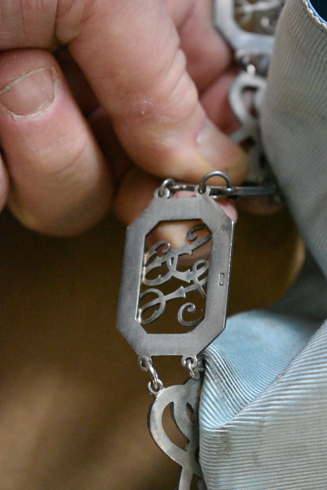 Workship Masters Collar, Cuff & Officers Cuffs, in box (understood to be made in 1923 – note all - Image 2 of 3