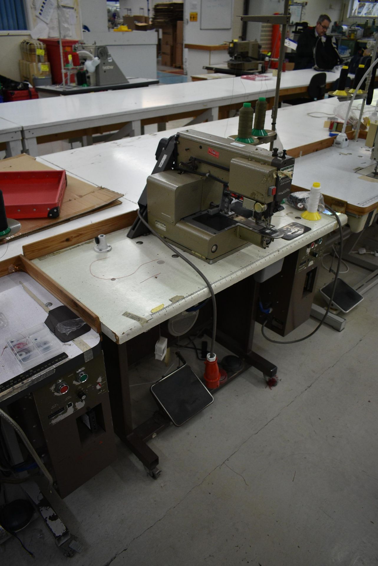 Mitsubishi PLK-0804 PROGRAMMABLE SEWING MACHINE, serial no. 942398, with Limi-Stop Z electric - Image 2 of 7