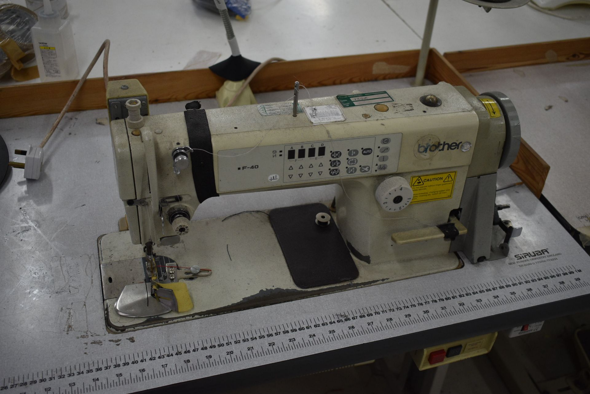 Brother F-40 SINGLE NEEDLE FLAT BED SEWING MACHINE, with EC2 220V control, electric motor and - Image 3 of 5