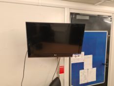 LG 32LK450u Wall Mounted Television (no remote)