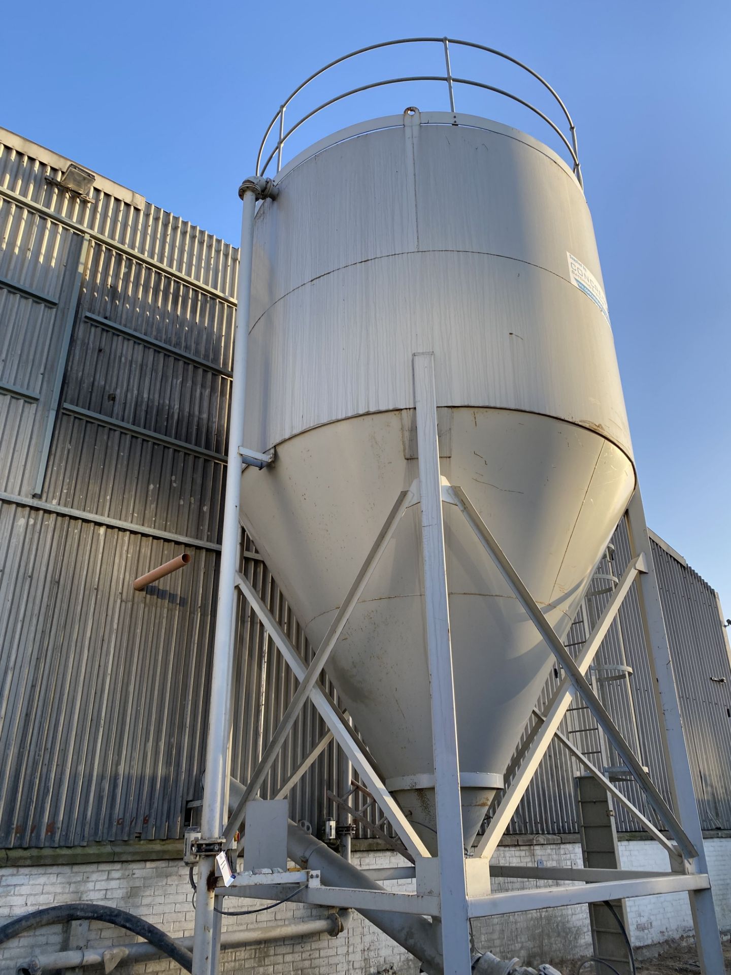 BULK STORAGE SILO, approx. 4m dia. x 6m high (top - Image 2 of 4