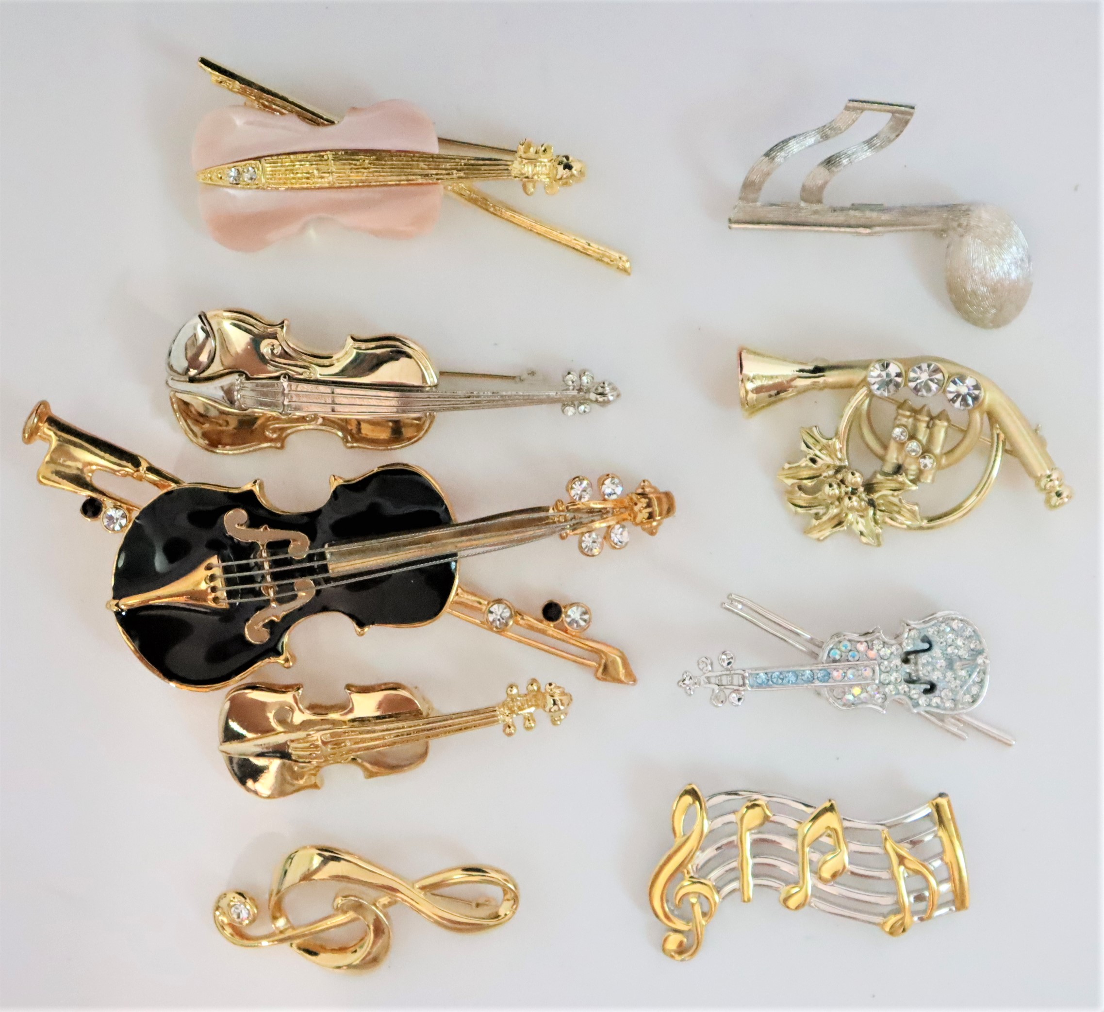 (9) Gilt Musical Pins/Brooches - Image 3 of 4