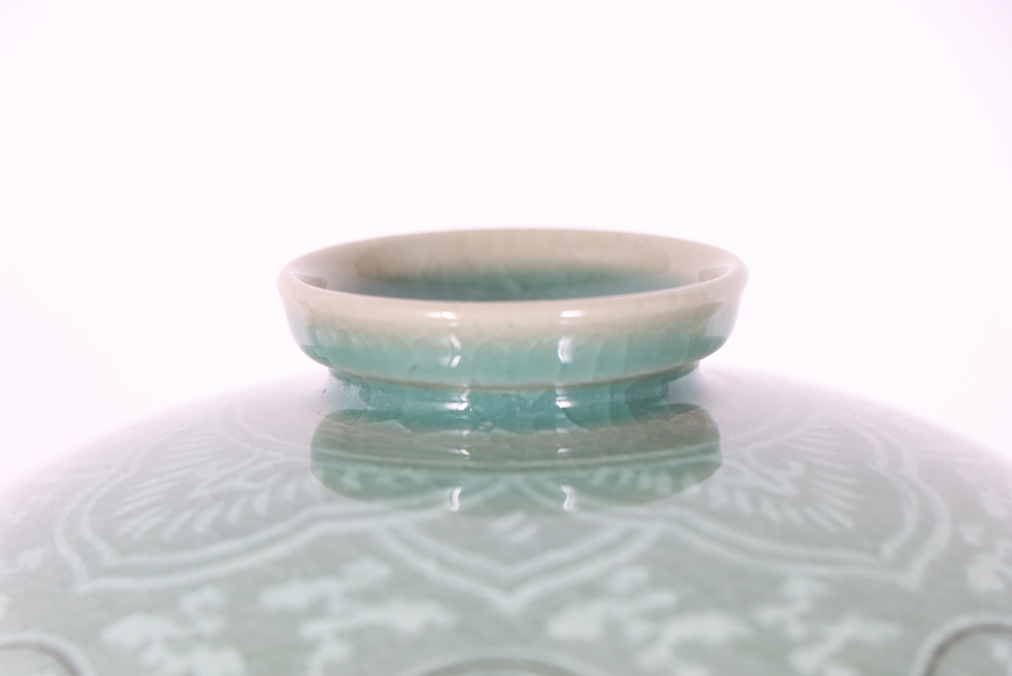 Korean Celadon Crane Porcelain Vase - Image 2 of 4