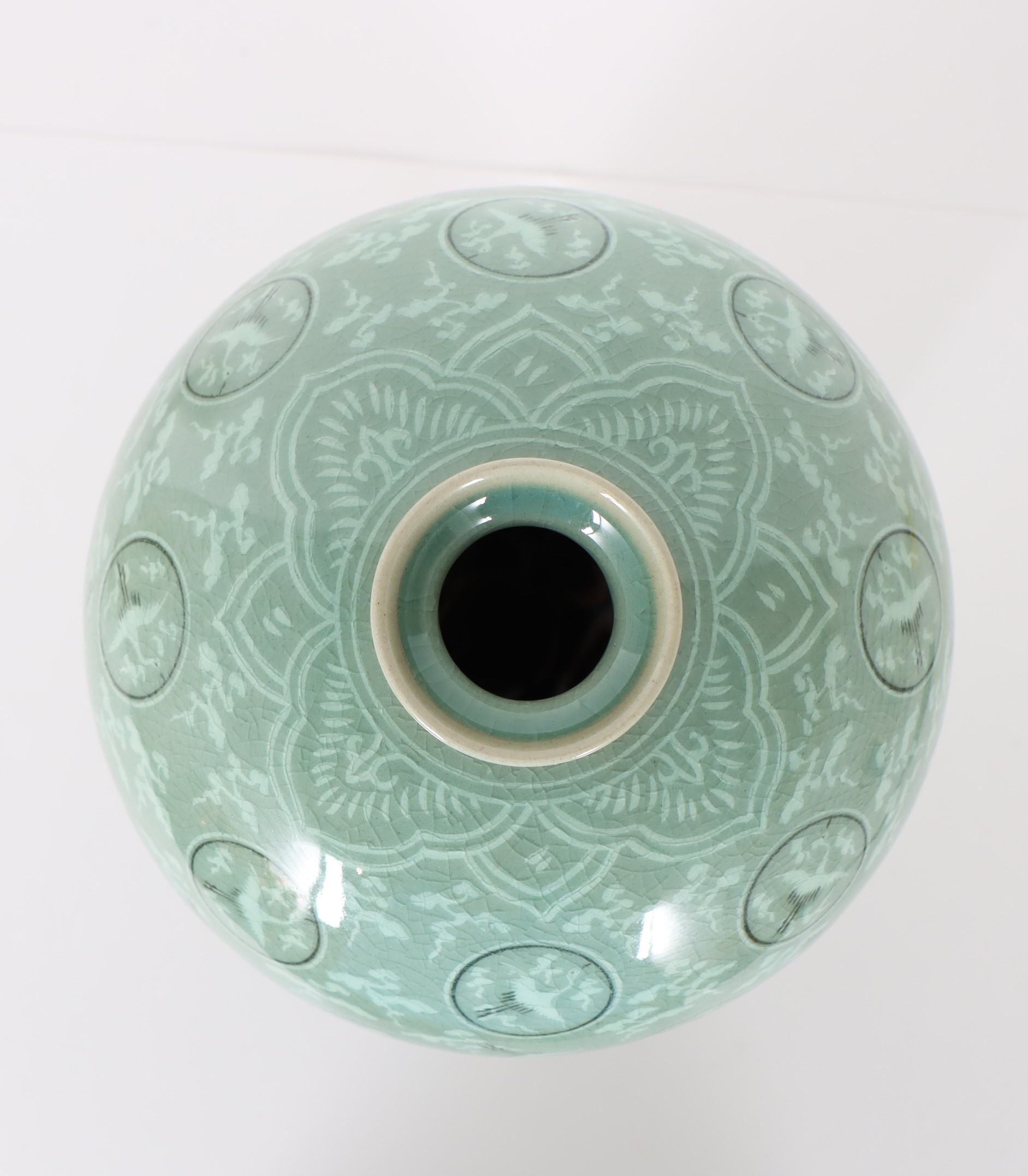 Korean Celadon Crane Porcelain Vase - Image 4 of 4